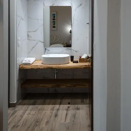 Konukevi Stilvi Tsagkarada